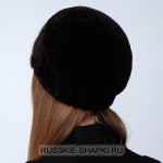 Женская шапка из меха норки и мутона коричневая
